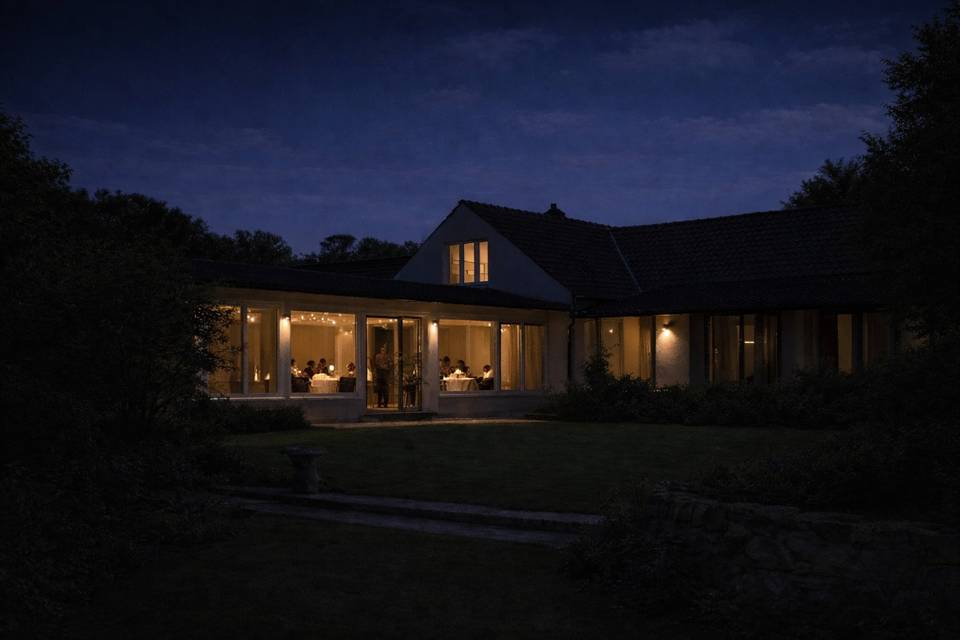 Le domaine à la tombée de la nuit