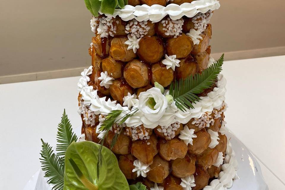 Croquembouche