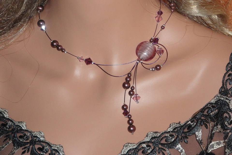 Collier nacré tons mauves