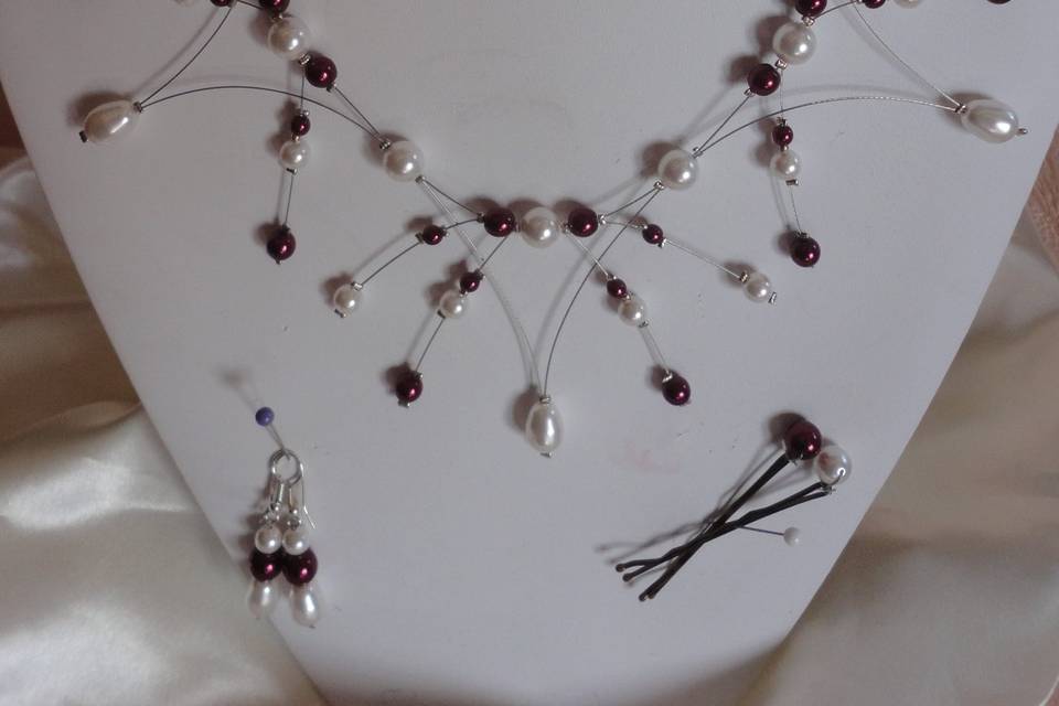 Collier ivoire bordeaux