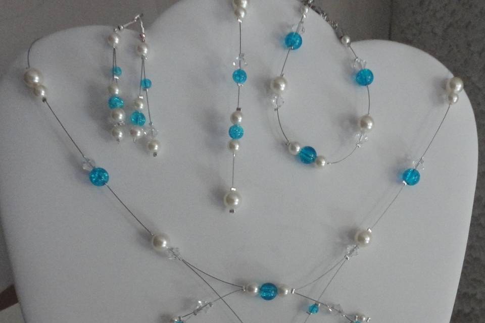 Collier mariage blanc bleu