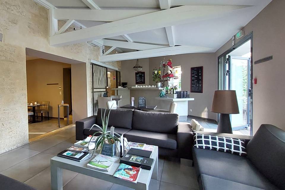 Salon Bar Lounge
