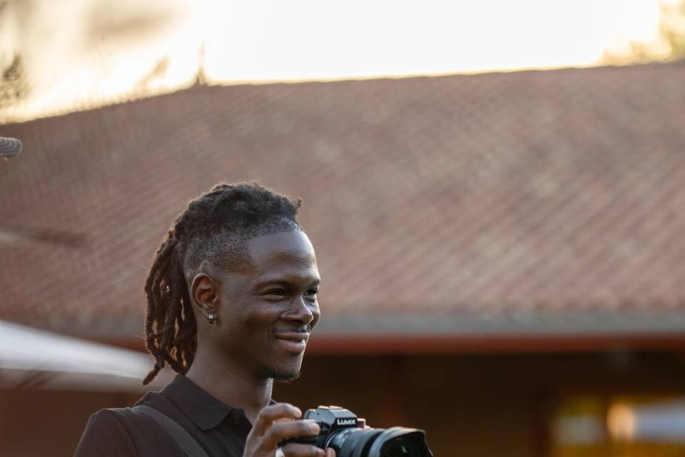 Detail_Male Photographer