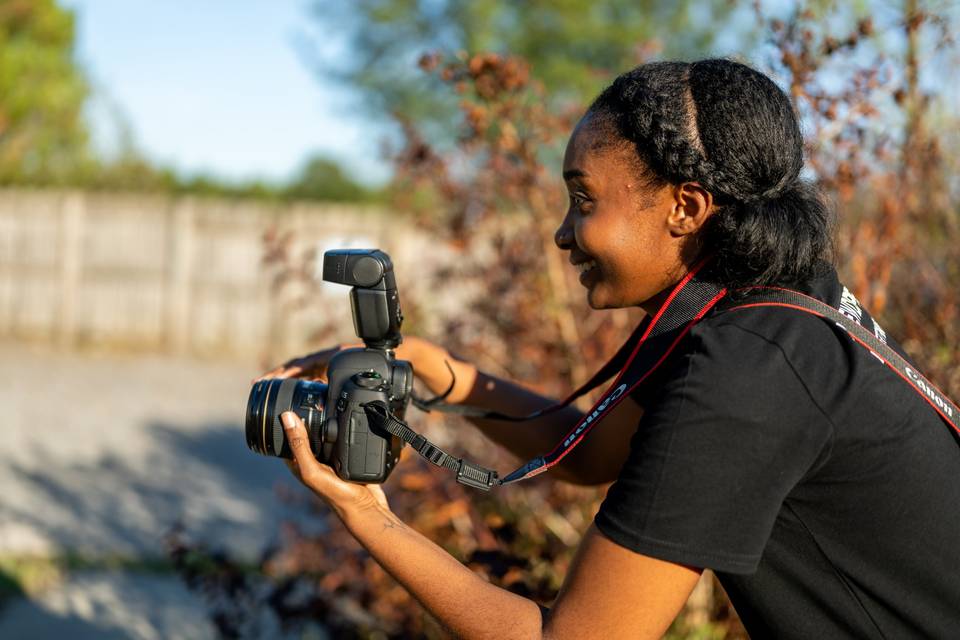 Detail_Smiling Photographer