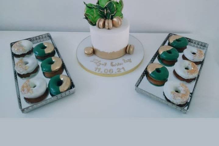 Cake design avec donuts