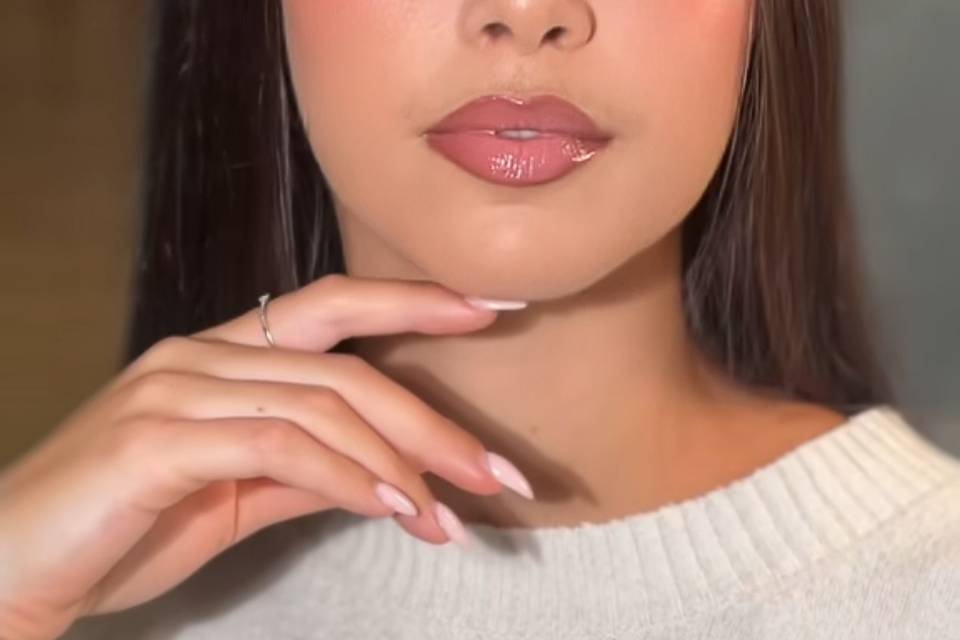 Maquillage frais et lumineux
