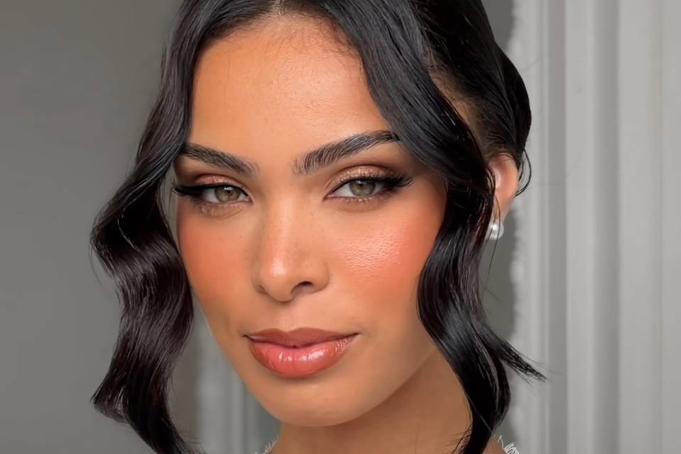 Maquillage frais et lumineux
