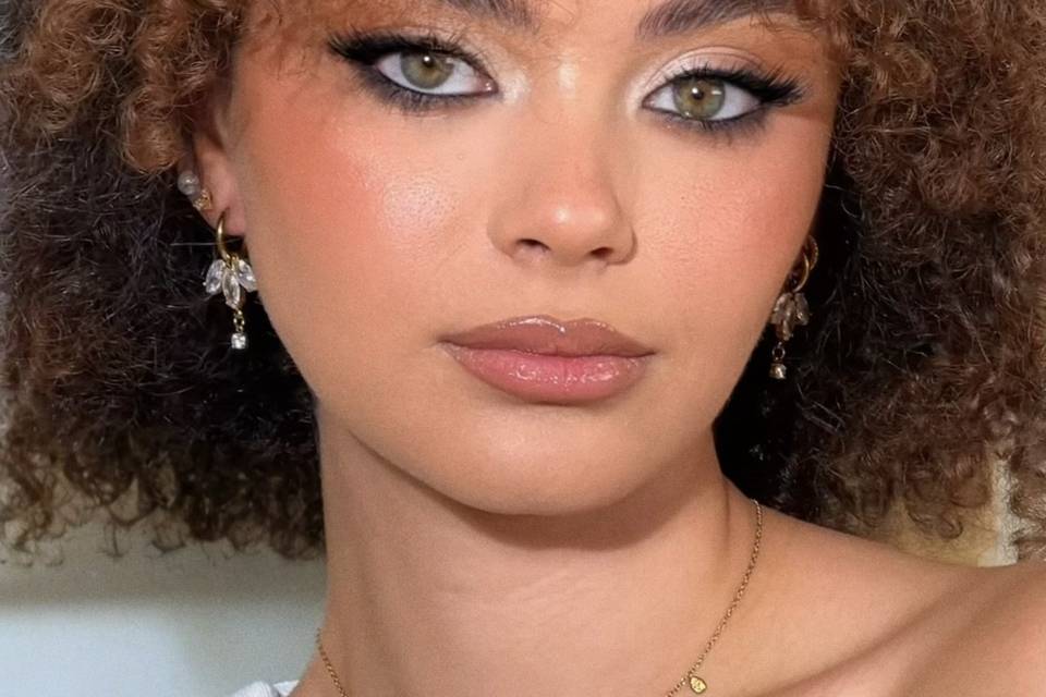 Maquillage frais et lumineux