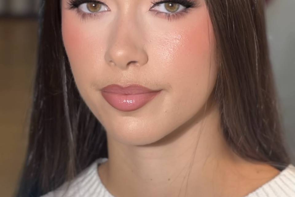 Maquillage frais et lumineux