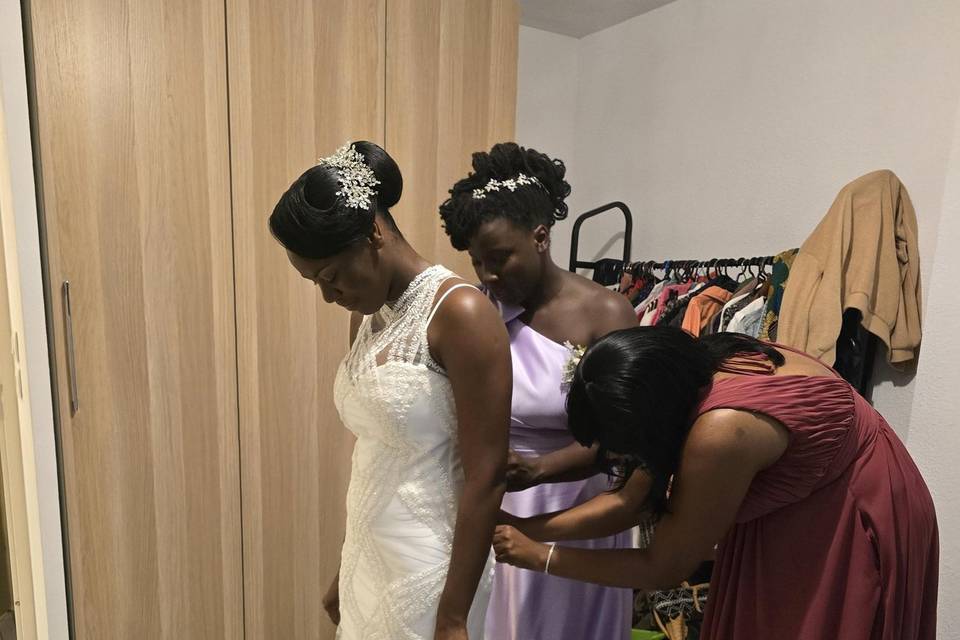 L’habillement de la mariée