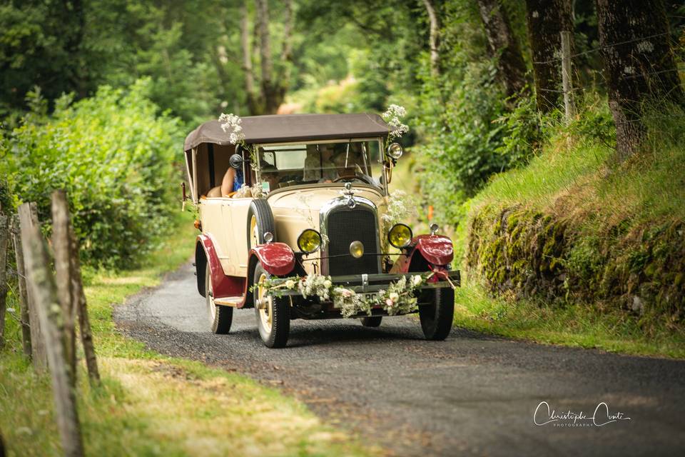 La voiture des mariés