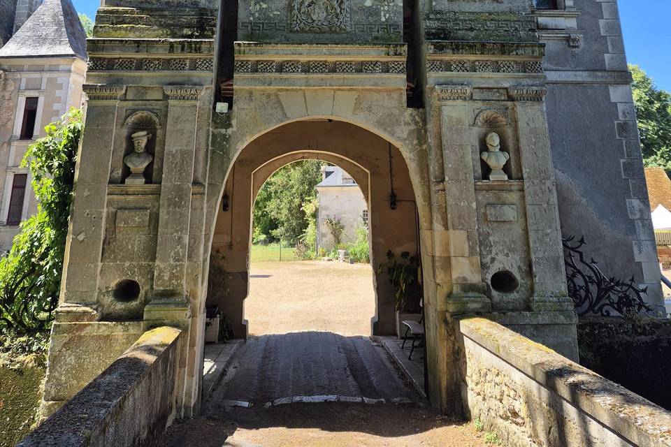 Porche d'entrée du Château