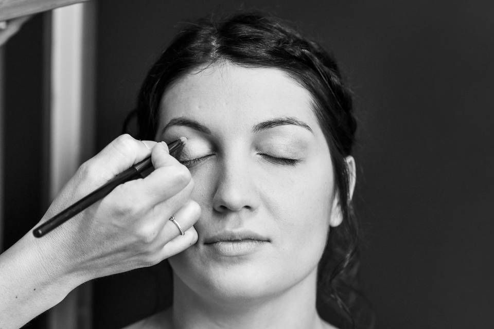 Maquillage yeux noir et blanc