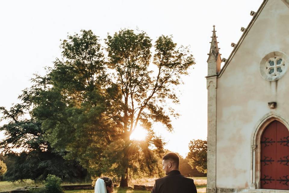 Couple devant Chapelle