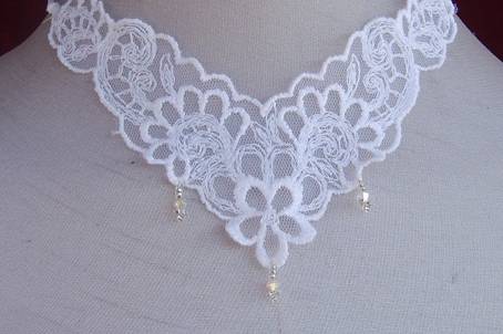 Collier dentelle blanche