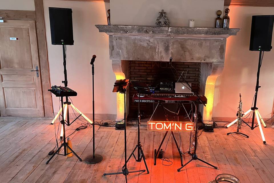 TOM'N G