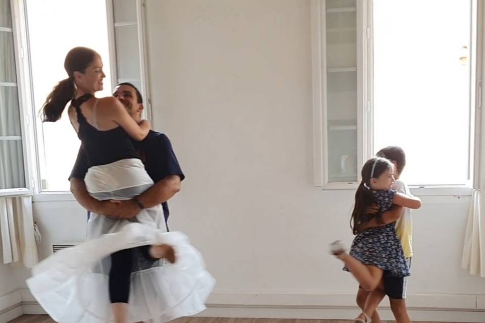 Une première danse avec petits