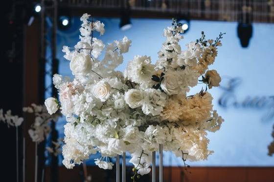 Composition florale en hauteur