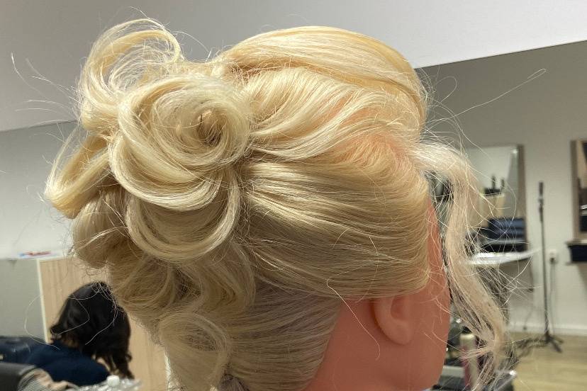 Formation chignon avec le cham