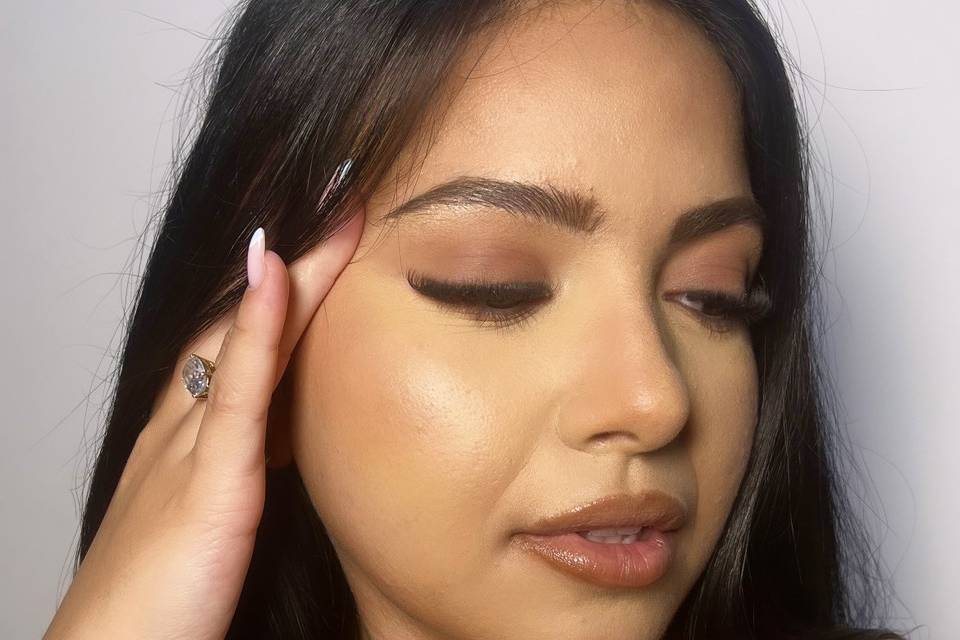 Soft smoky eyes