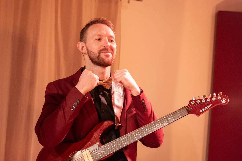 Aurélien à la guitare