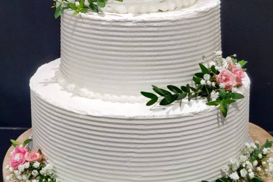 Layer wedding cake