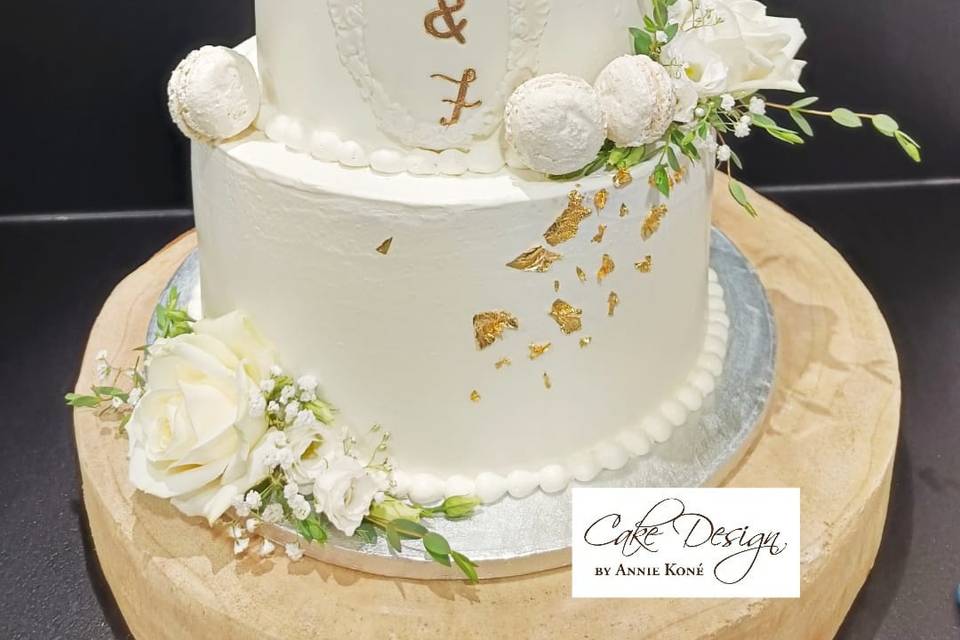 Gold and White cake