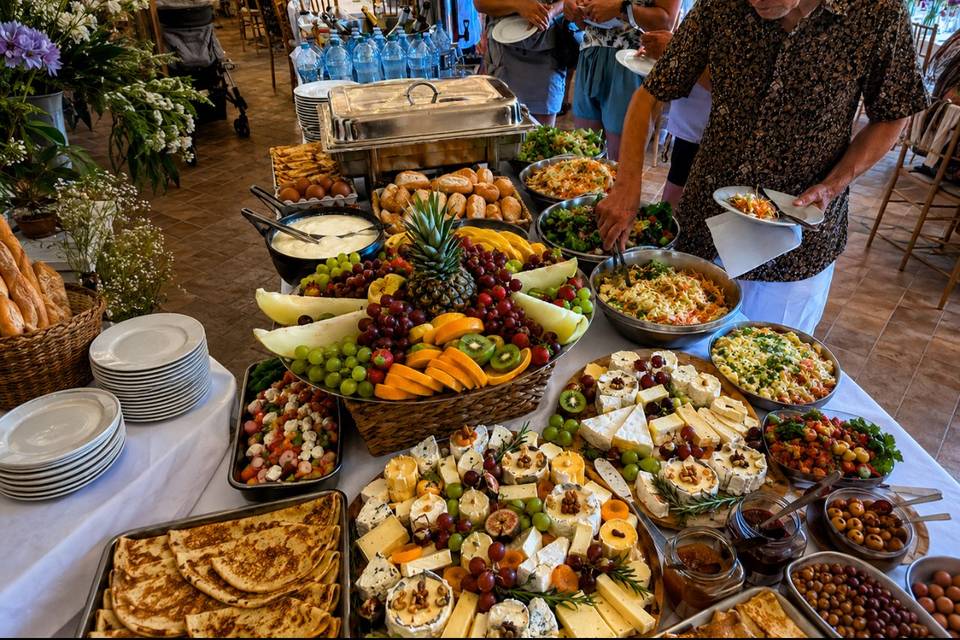 Luxury catering, redefined.