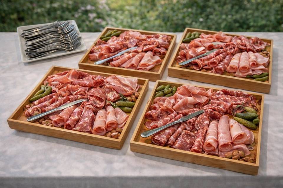 Luxury catering, redefined.