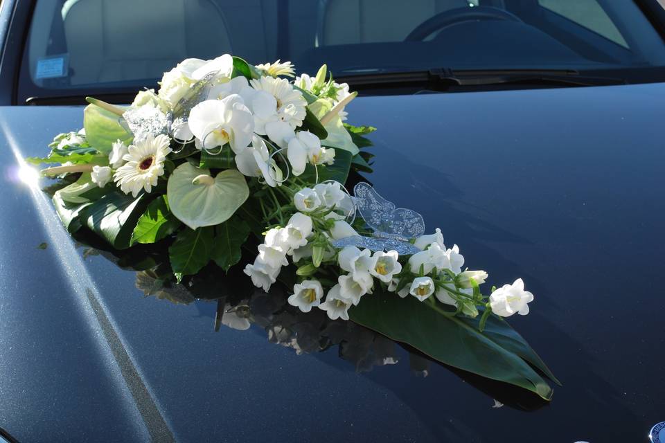 Fleurs voiture mariage