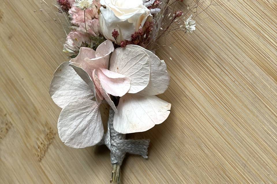 Boutonnière pastel