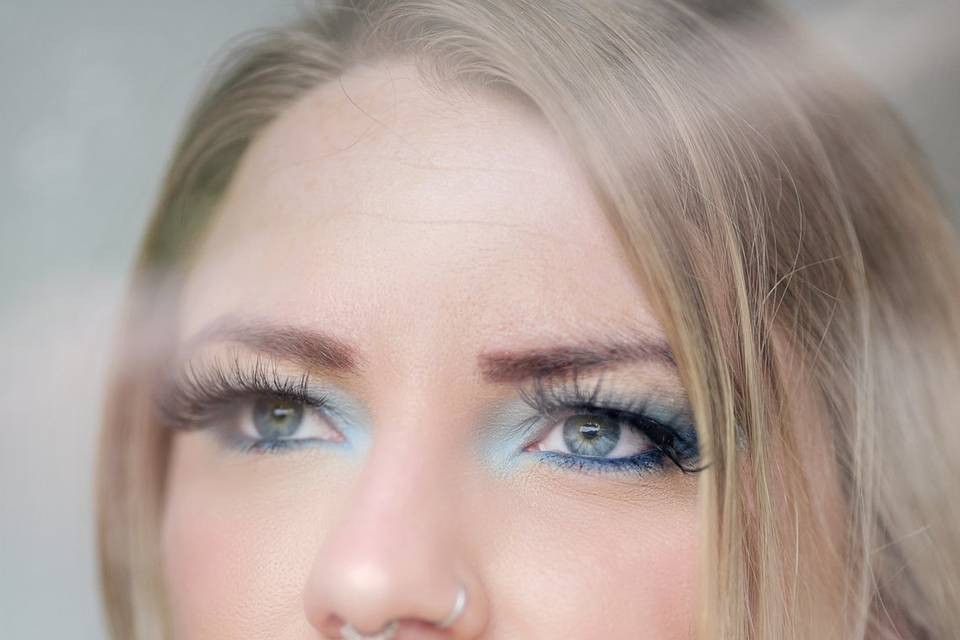 Makeup bleue