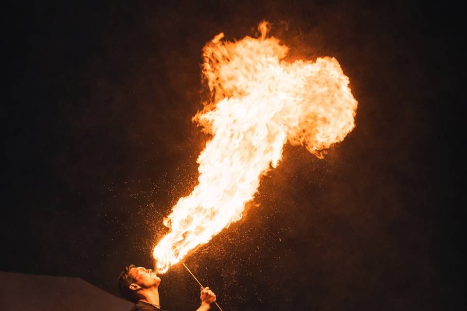 Cracheur de feu La Tribe