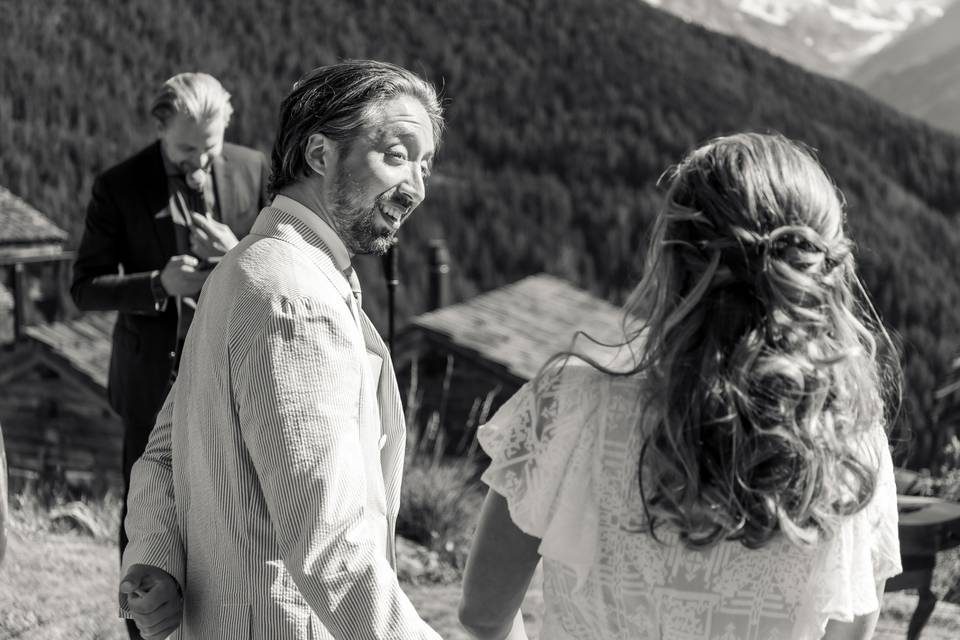 Derek rit aux éclats