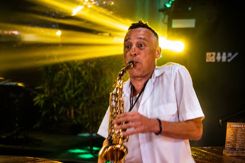 Sax Live
