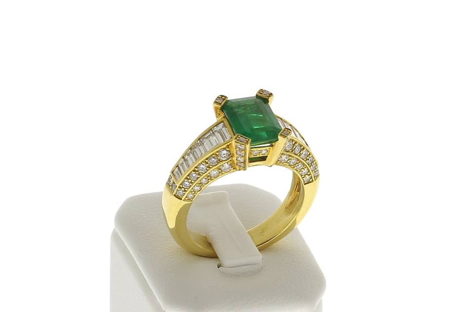 Bague émeraude et diamants