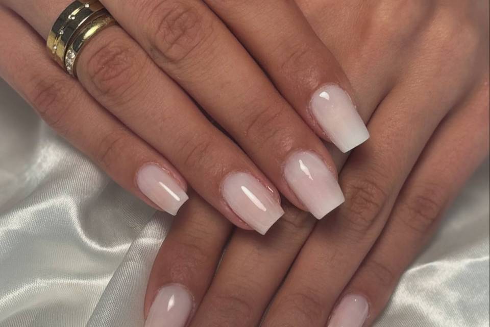 Extension gel en blanc milky