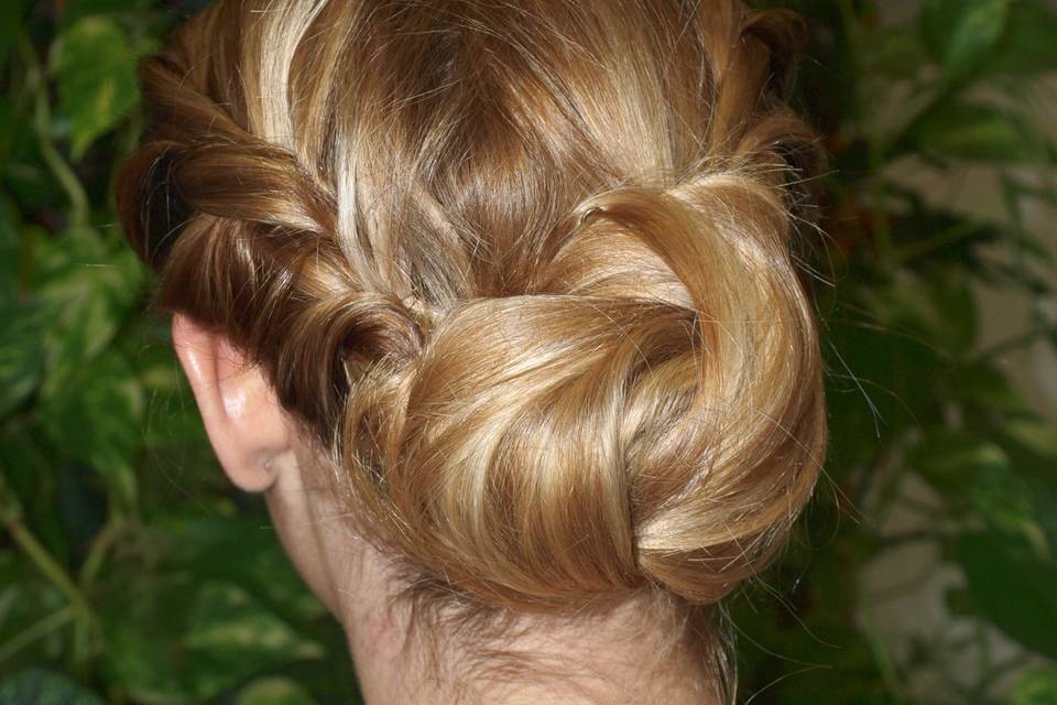 Chignon accompagnante mariage