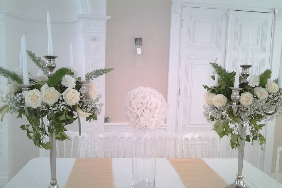 Chandelier haut fleurs blanche