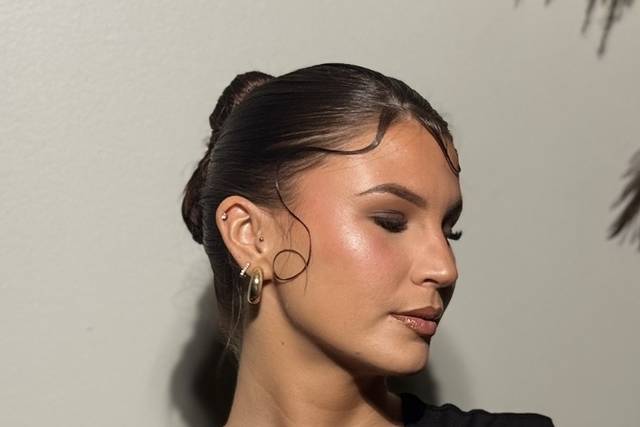 Kiss Curl avec chignon plaqué