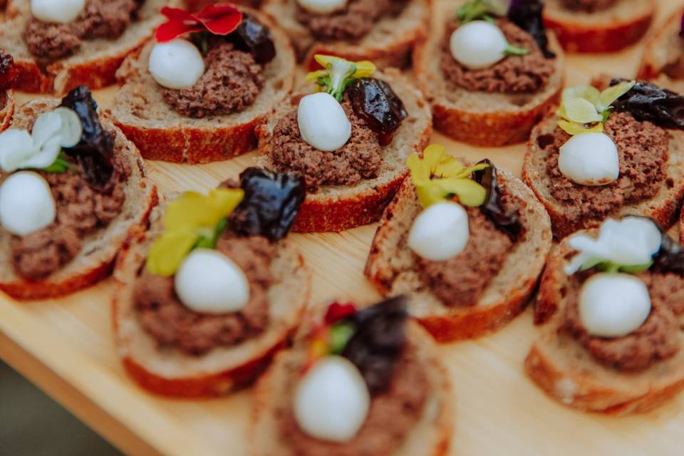 Canapés tapenade olives