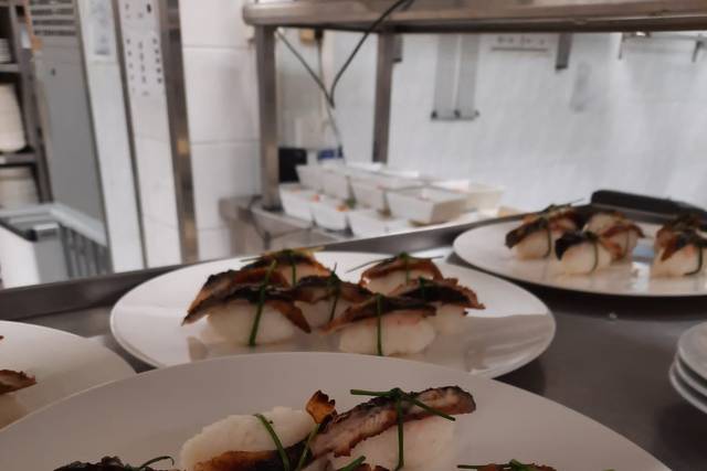 Sushi aux anguilles
