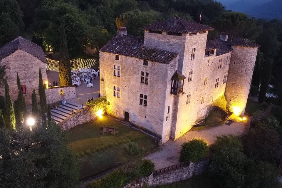 Le château éclairé la nuit