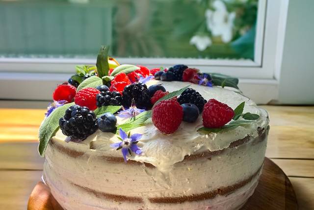 Naked cake
