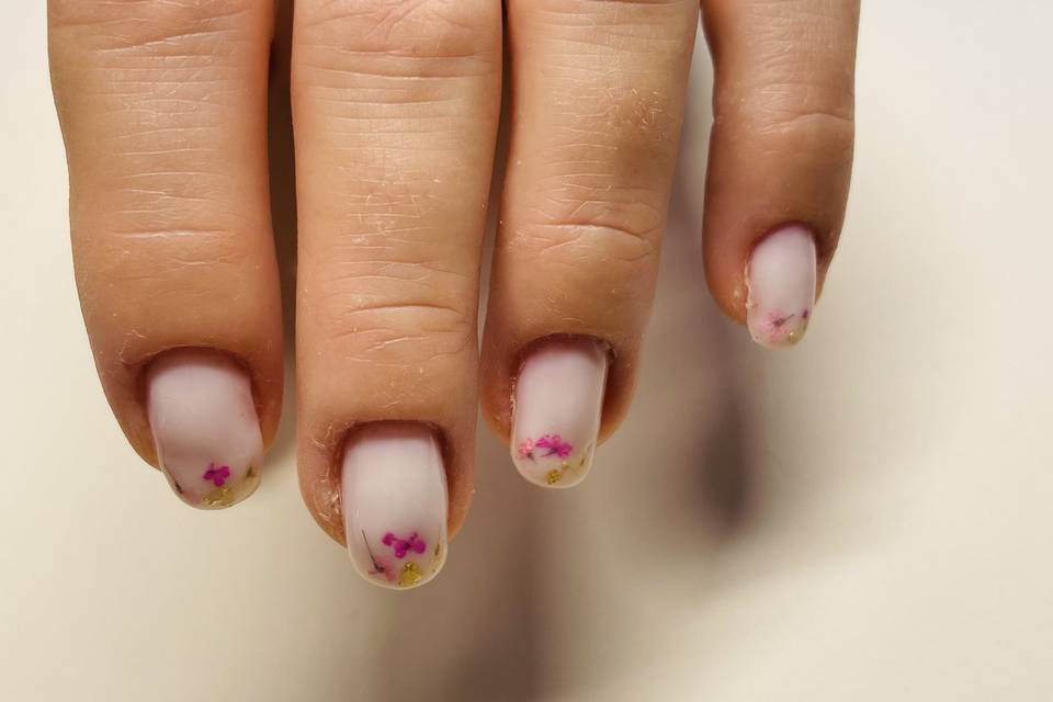 Base nude fleurs en French