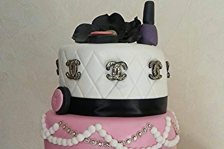 Wedding cake chanel
