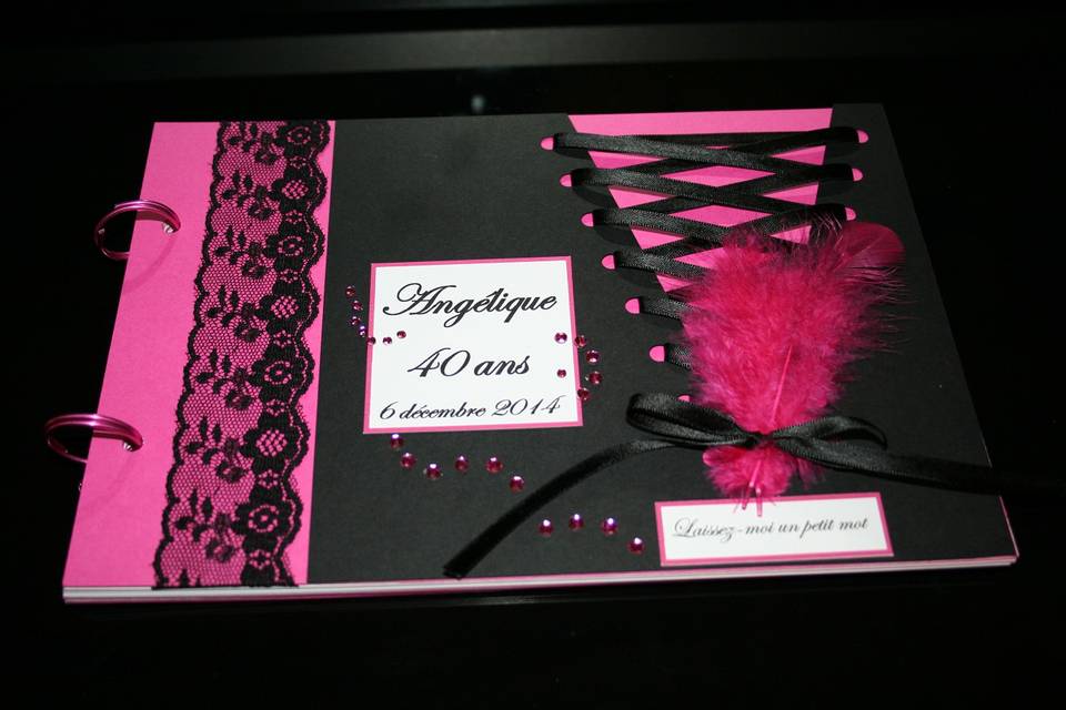 Livre d'or cabaret fuchsia noir