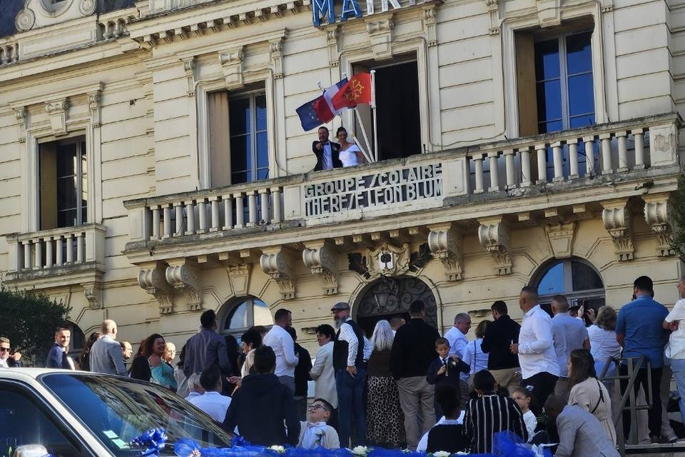 Les mariés ce font attendre