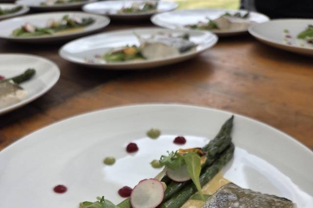 Merlu et asperges