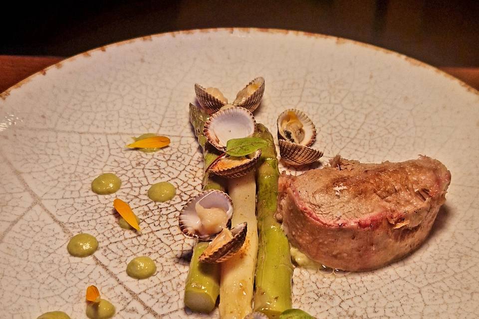 Veau et asperge